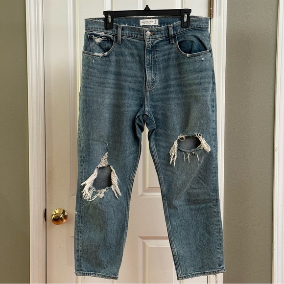 Abercrombie & Fitch Denim - Abercrombie and Fitch The High Rise Mom Jean, Size 31/12 Short, EUC